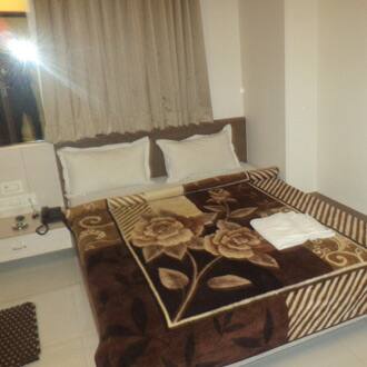 Hotel Crystal, Vadodara 2